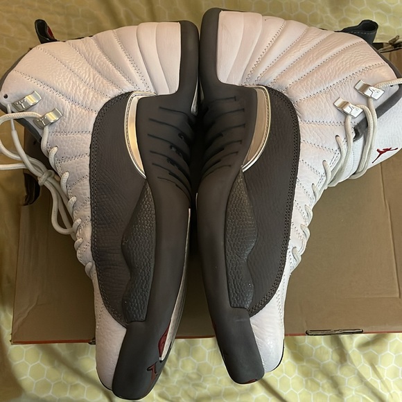 2019 Air Jordan 12 Size 12 with OG Box - Picture 2 of 7